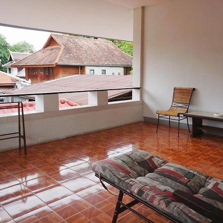 Manee Guesthouse And Record บ้านมานี Chiang Mai Exterior foto