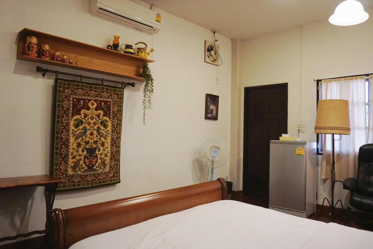 Manee Guesthouse And Record บ้านมานี Chiang Mai Exterior foto