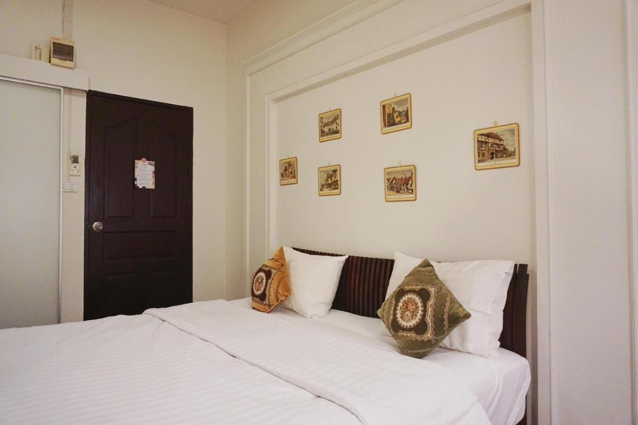 Manee Guesthouse And Record บ้านมานี Chiang Mai Exterior foto