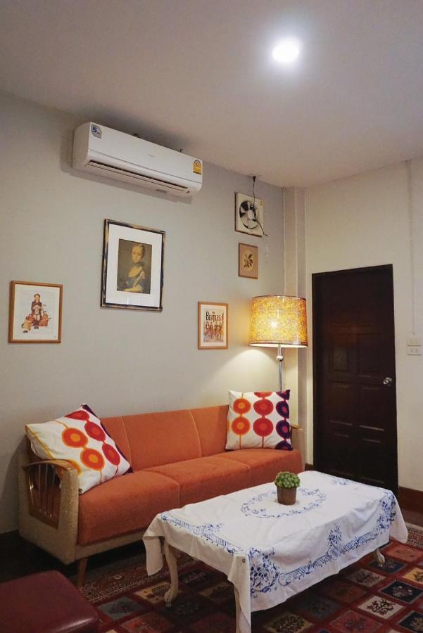 Manee Guesthouse And Record บ้านมานี Chiang Mai Exterior foto