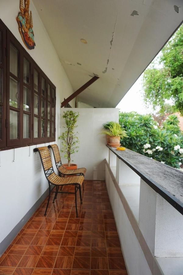 Manee Guesthouse And Record บ้านมานี Chiang Mai Exterior foto