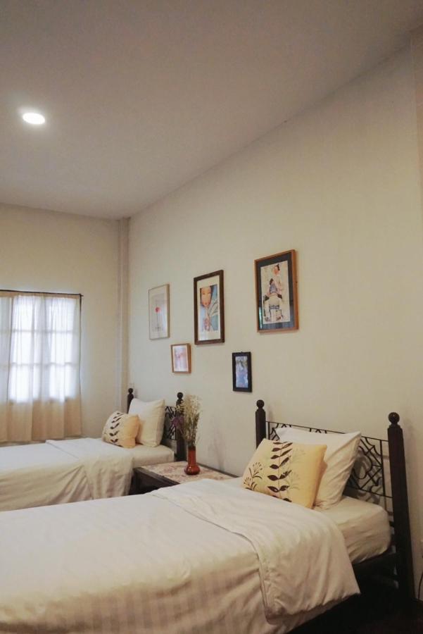 Manee Guesthouse And Record บ้านมานี Chiang Mai Exterior foto