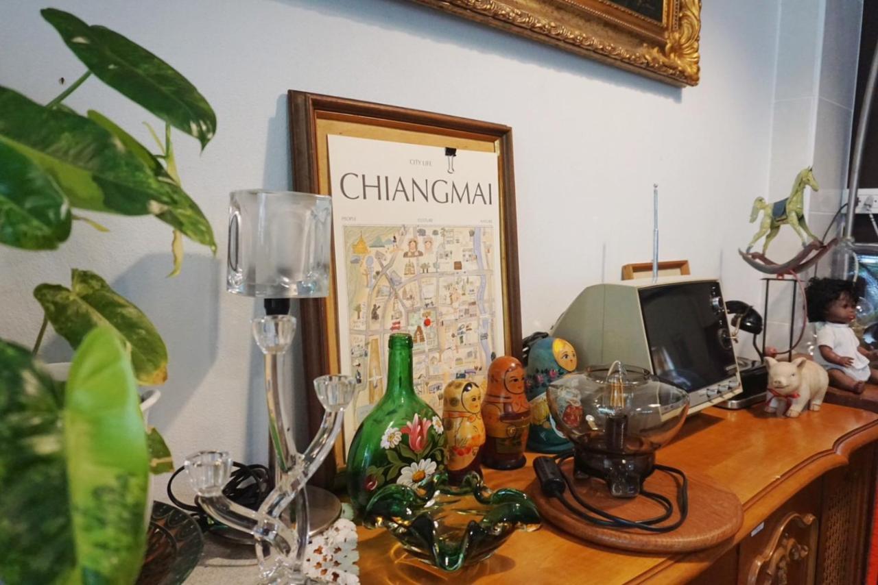 Manee Guesthouse And Record บ้านมานี Chiang Mai Exterior foto